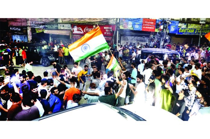 YOU-696x462 Fans celebrating India’s Asia Cup 2025 victory over Pakistan in Jammu
