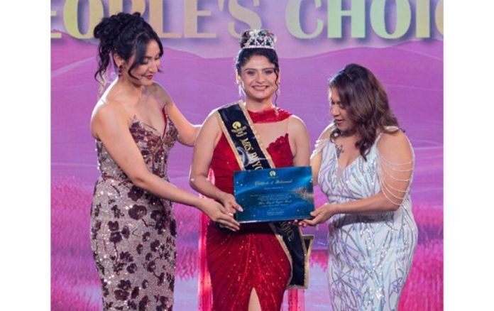 page10-2-696x438 Advocate Gayatri Jamwal awarded Mrs India Inc. title